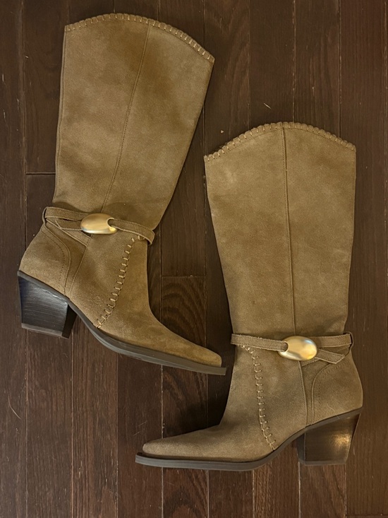 Dolce Vita Shoes - NWOB DOLCE VITA Suede Boots Size 8
